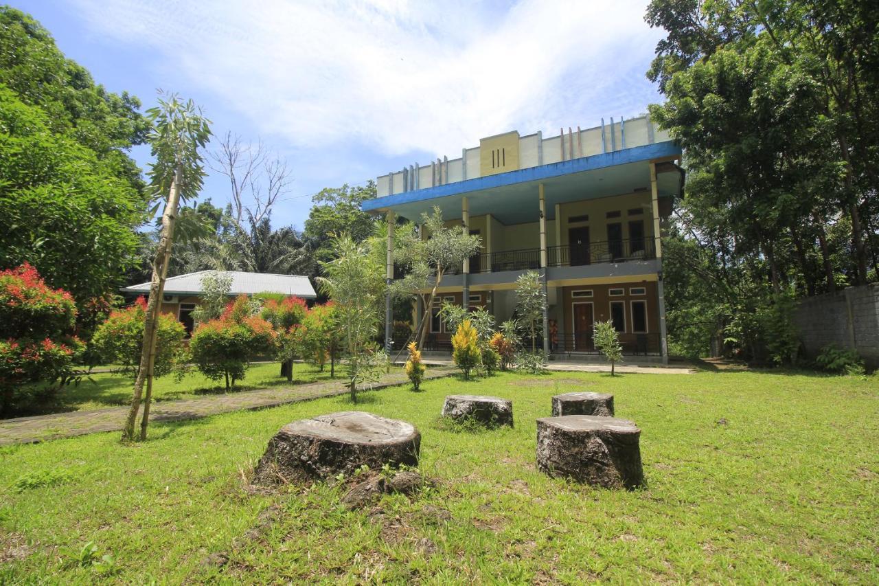 Tangkoko Lodge Bitung Luaran gambar
