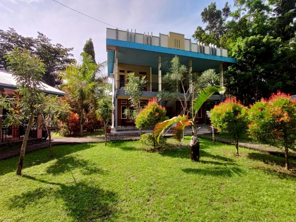 Tangkoko Lodge Bitung Luaran gambar