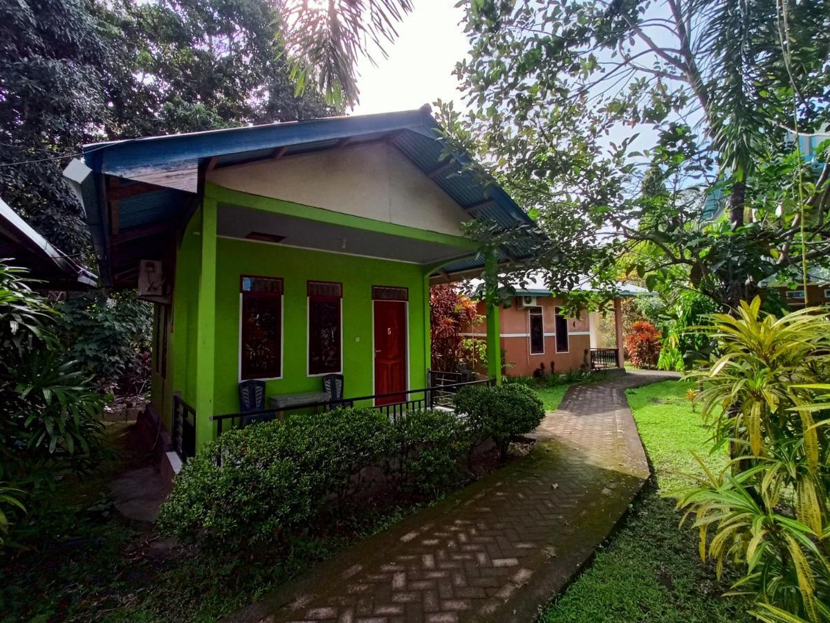 Tangkoko Lodge Bitung Luaran gambar