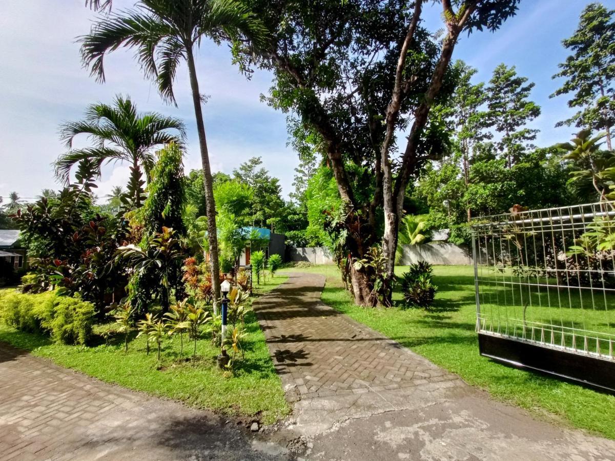 Tangkoko Lodge Bitung Luaran gambar