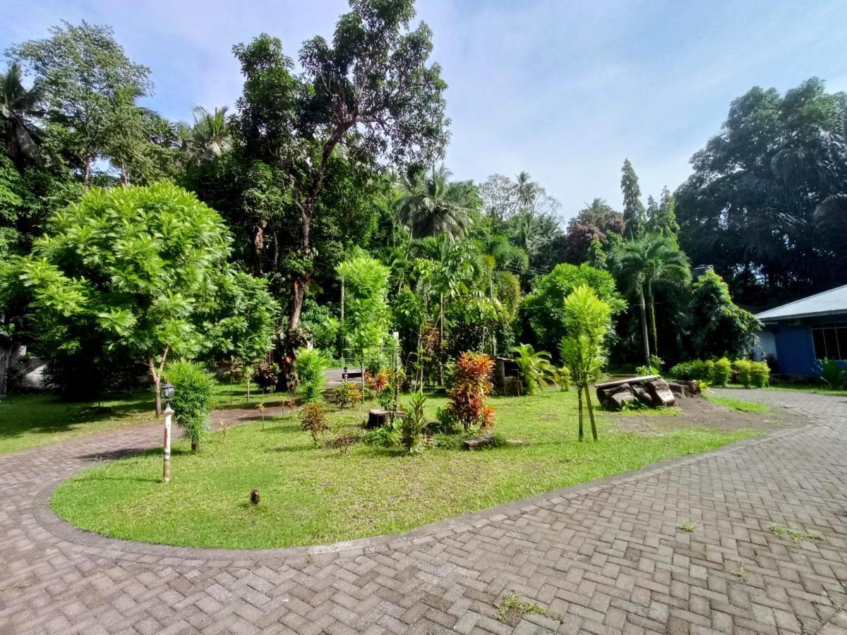 Tangkoko Lodge Bitung Luaran gambar